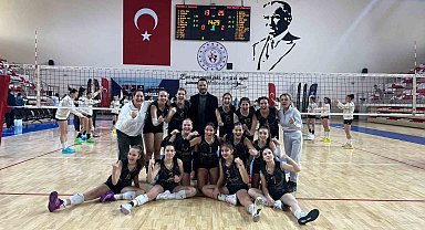 Melahat Ünügür Ortaokulu, Voleybol Yıldız Kız kategorisinde finalde