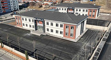 Melikgazi Belediyesi, 3 mahalleye birden hizmet edecek okullarda sona geldi