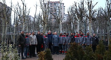 Melikgazi Belediyesi, yeni ağaçlarla nefes olmaya devam ediyor