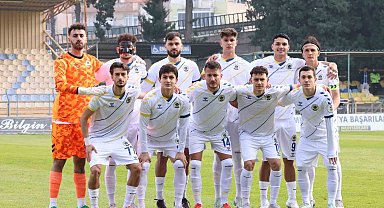 Menemen FK, devreye play-off hattının gerisinde girdi