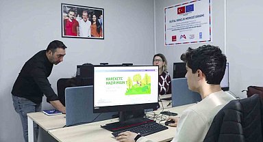 MERCEK'te dijital tasarım ve Canva kursuna yoğun ilgi