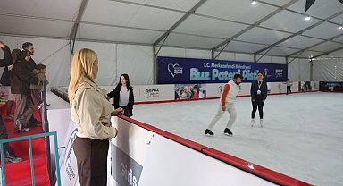Merkezefendi'de buz pateni pisti açıldı