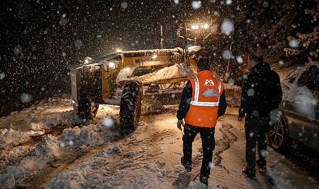 Mersin Büyükşehir Belediyesi, kar yağışına karşı 13 ilçede 724 teyakkuzda