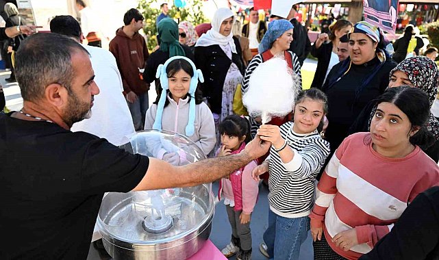 Mersin'de özel gereksinimli bireyler renkli atölyelerde buluştu
