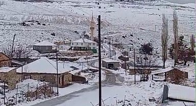 Mersin'in yüksek kesimlerinde kar yağışı etkili oldu