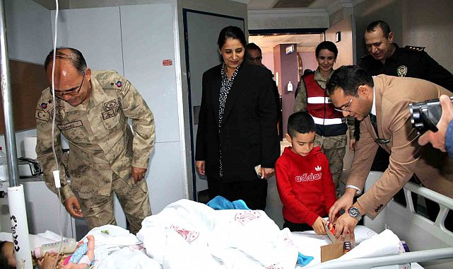 Midyat Devlet Hastanesinden anlamlı proje: ''Gülümse Midyat, Umut Çocuklarda''