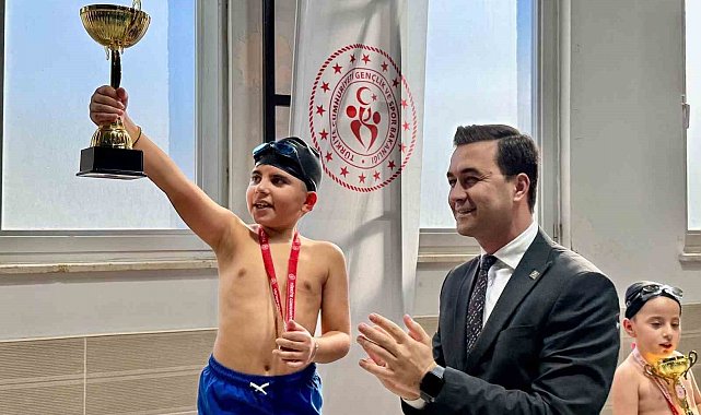 Midyat'ta özel sporcular için yüzme yarışması düzenlendi