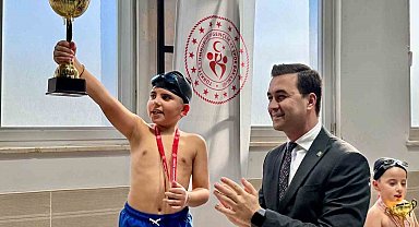 Midyat'ta özel sporcular için yüzme yarışması düzenlendi