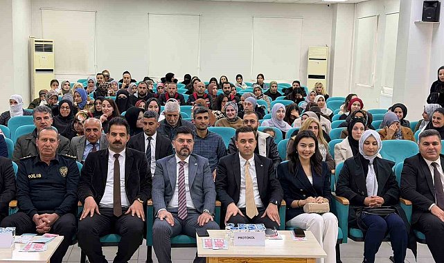 Midyat'ta "koruyucu aile hizmet modeli" bilgilendirme toplantısı düzenlendi