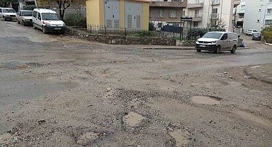 Milas'ta yağış sonrası yollar çamura döndü