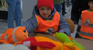 Minik ellerden, büyük destek eli