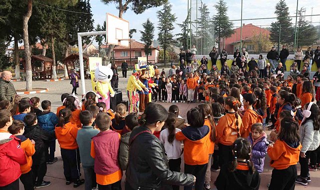 Minik Yürekler Sındırgı'da moral buldu