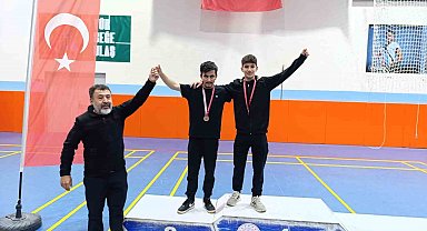 Mudanya Anadolu İmam Hatip Lisesi, güreşte zirveye oturdu