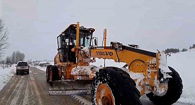 Mudurnu'da karla mücadele çalışmaları aralıksız sürüyor