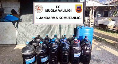 Muğla'da yenil yıl öncesi 1 ton 235 litre kaçak içki ele geçirildi