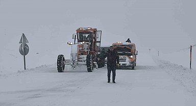 Muş-Kulp karayolu tır ve çekici trafiğine kapatıldı