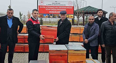 Muş'ta 100 üreticiye 1000 arı kovanı dağıtıldı