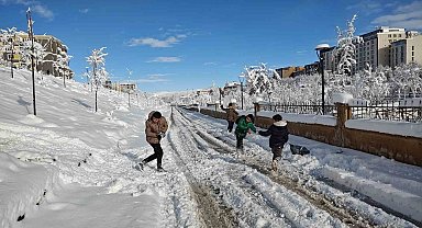 Muş'ta eğitime kar engeli: Okullar 1 gün tatil edildi