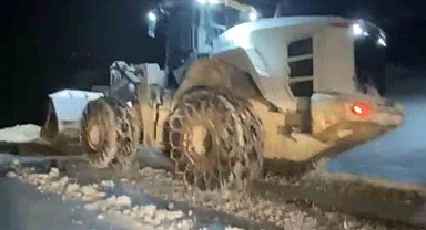 Muş'ta kar yağışı 250 köy yolunu ulaşıma kapattı