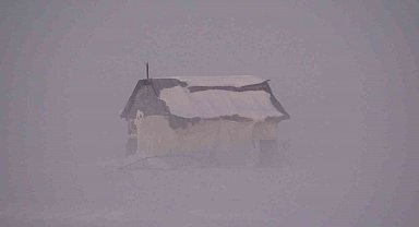 Muş'ta sis ve gün batımı kartpostallık manzara oluşturdu