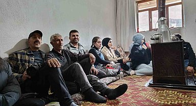 Muş'ta üniversite öğrencileri doğayı gezerek dengbejlik kültürüyle buluştu