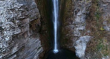 Mutki'nin saklı cenneti Gümüşkanat Şelalesi hayranlık uyandırıyor