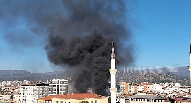 Nazilli'de eski kütüphane binasında yangın