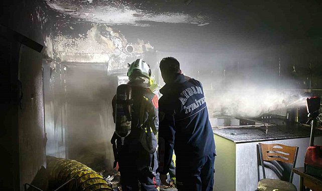 Nazilli'de yanan ev kullanılamaz hale geldi