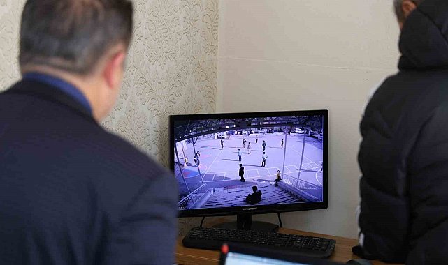 Öğrencisinin hayatını Heimlich manevrasıyla kurtardı