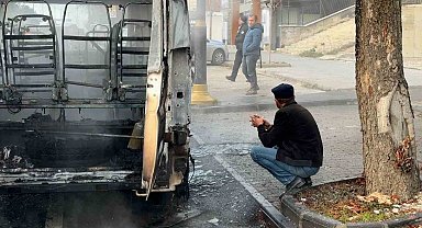 Okul servisi küle döndü, sürücüsü çaresizce izledi