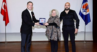 Olimpiyat şampiyonu milli güreşçi Ahmet Kireççi, memleketi Mersin'de anıldı