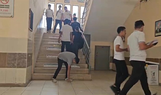 Onlarca öğrencinin bakıp geçtiği pet şişeyi, çöpe atan öğrenci çeyrek altını kazandı