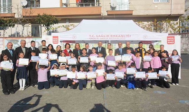 Ordu'da minik öğrenciler "sağlık elçisi" oluyor