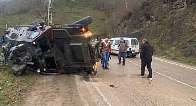 Ordu'da ticari araçla çarpışan askeri araç devrildi