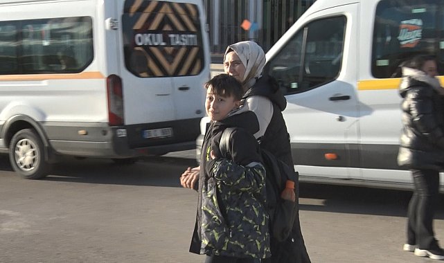 Ortaokul öğrencisinin Mansur Yavaş'a yol çağrısı gülümsetti