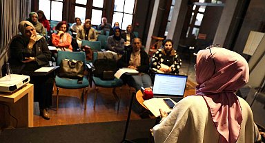 Osmangazi Belediyesi öykü yazmayı atölye çalışmalarıyla öğretiyor