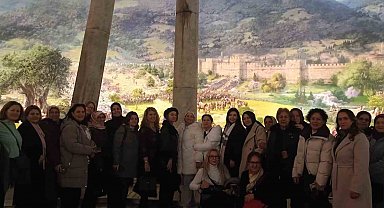 Osmangazili kadınlar kültür turlarıyla moral depoluyor