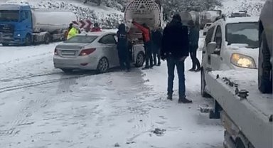 Osmaniye'de yoğun kar yağışı zincirleme kazaya neden oldu