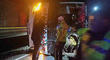 Osmaniye'de yolcu otobüsü devrildi: 3 yaralı