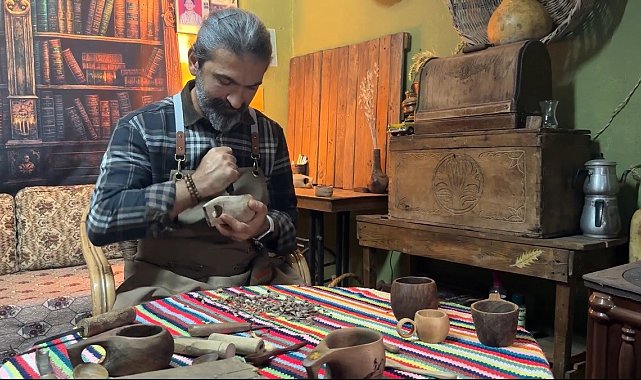 Osmaniyeli öğretmenin babaevi, ahşap atölyesi oldu