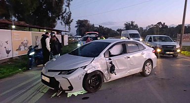 Otomobil aydınlatma direğine çarptı: 1 yaralı