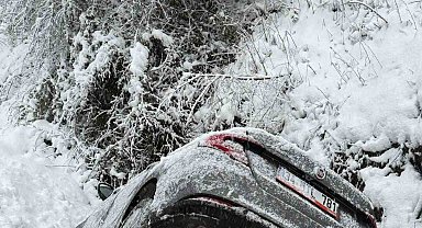 Otomobil kanala uçtu: 5'i çocuk 8 yaralı