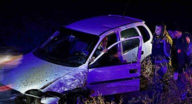 Otomobil tarlaya uçtu, ekipler yaralı için seferber oldu