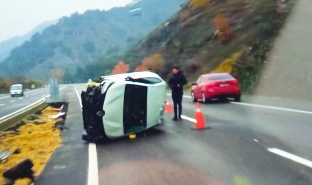 Otomobil yan yattı: 4 yaralı