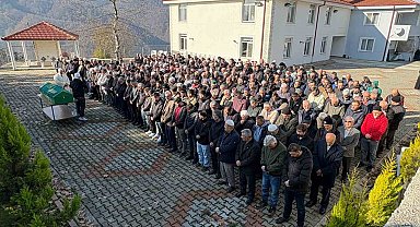 Otomobilin çarpması neticesinde hayatını kaybeden şahıs defnedildi