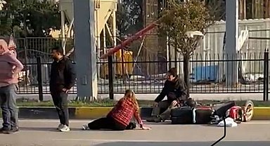 Otomobilin çarptığı motosikletteki 2 kişi yaralandı