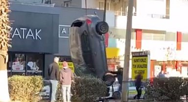 Otomobilin takla atıp ters döndüğü anlar kameraya yansıdı