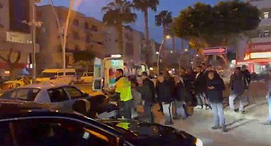 Otomobille çarpışan motosikletli yaralandı