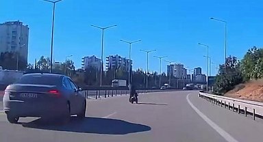 Otoyolda bisikletli tehlikesi: Kazaya ramak kaldı
