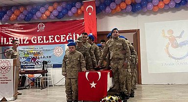 Özel bireyler askeri kamuflaj giyerek yemin törenine katıldı